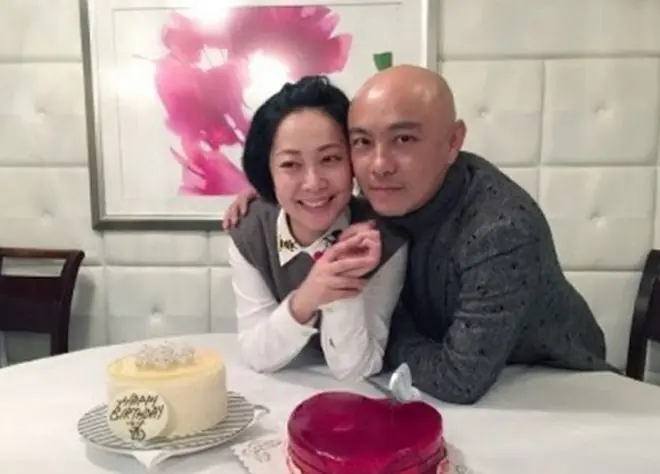 演员张卫健:被父亲打到窒息,两度丧子后,他做出了最正确的决定