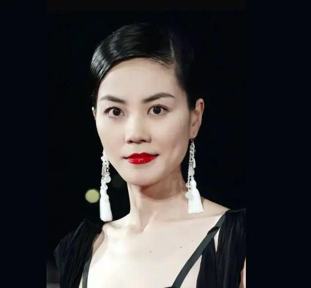 李嫣近况打脸全网!爱抽烟打麻将的王菲,其实是顶级好妈妈