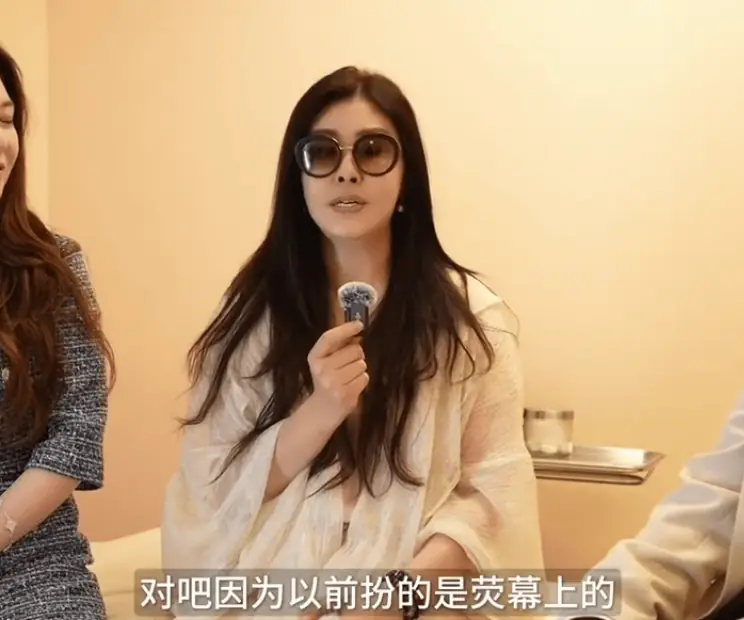 王祖贤采访回应自我角色转换 其艾灸馆已经开了分店