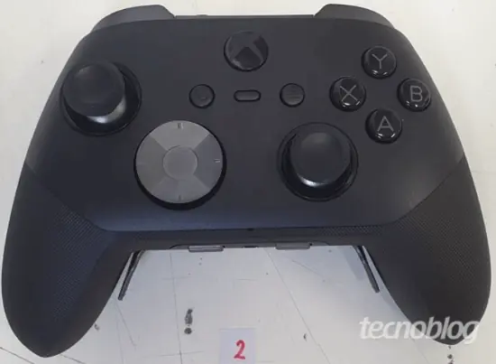 Xbox精英3手柄照片泄露:底部新增滚轮让人匪夷所思