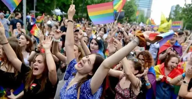 CDPR公开表态支持LGBT!评论区被玩家骂到关评!