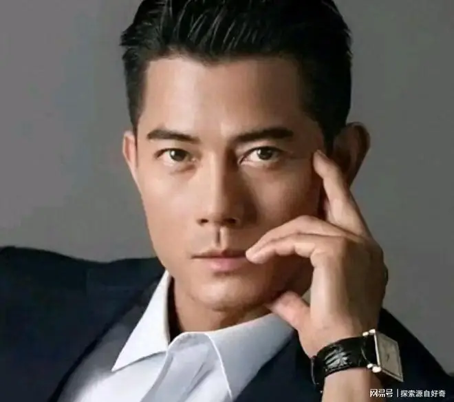郭富城随方媛回安徽过年，女婿比岳父大两岁，身高反差太真实