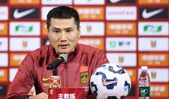 邵佳一:国足下期集训会选U23球员,但踢不上联赛的肯定不行!