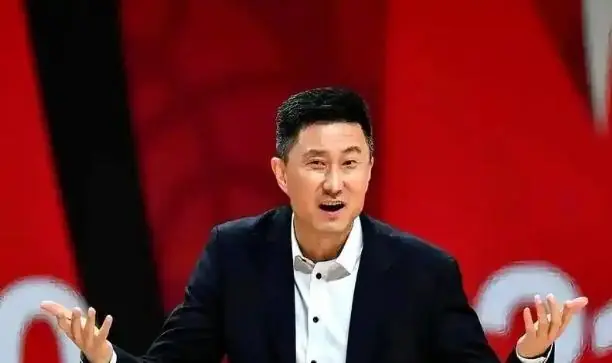 反转?杜锋继续执教宏远?广东名记发声,怒斥苏群,签约关键曝光