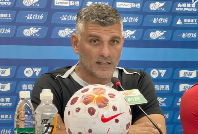 约翰-阿洛伊西:我听说有70万球迷来抢票,球队能适应高温