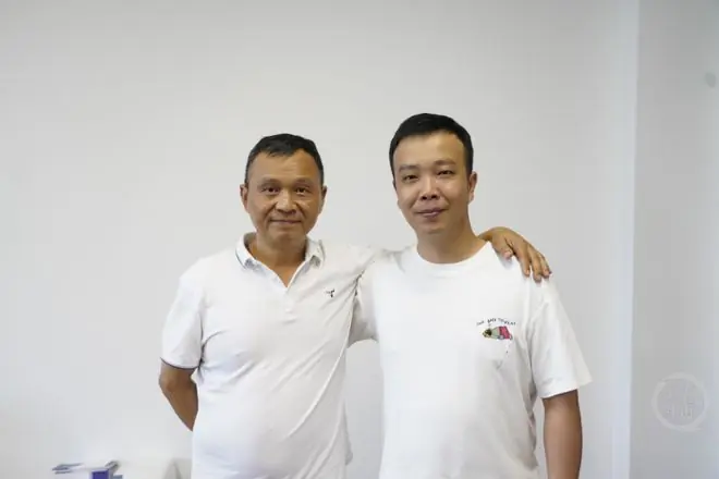 搭载“李要得”进藏的“黄色法拉利”运抵重庆,两位的哥感慨“这趟能吹一辈子”