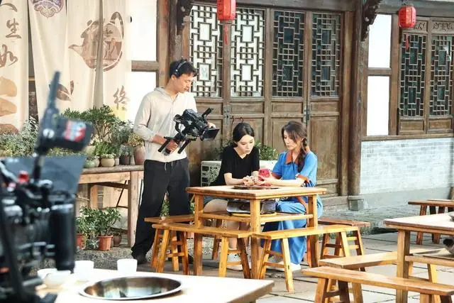 跟着剧情去打卡!首部“成都造”美食题材微短剧开机