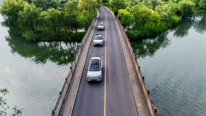 新势力6月:零跑9万登顶,蔚来小鹏抢4万,理想小米困3万