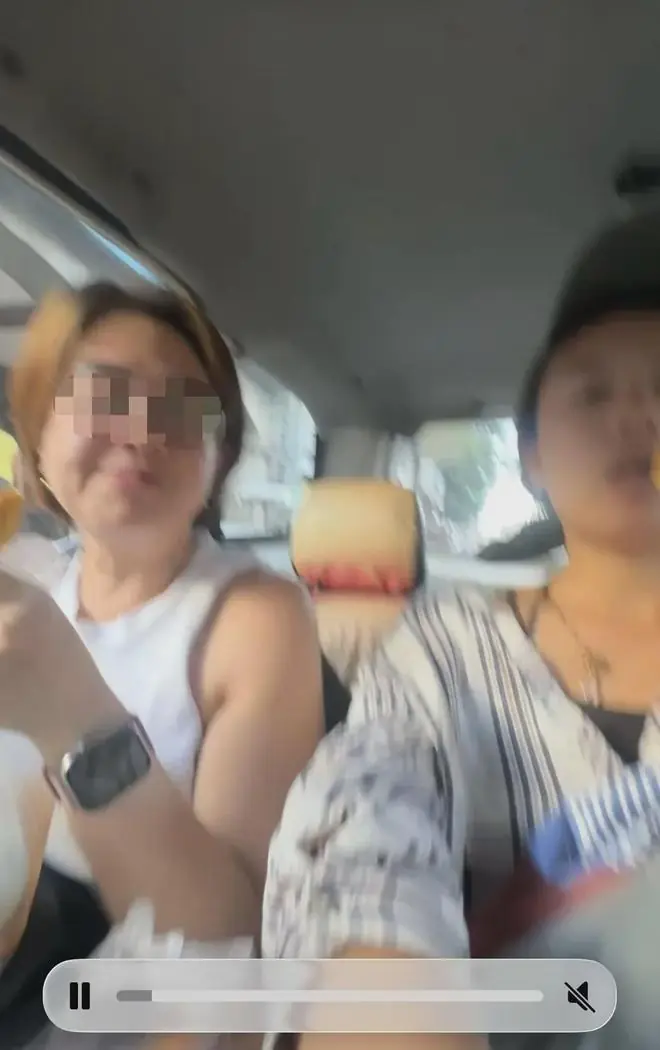 中国旅行博主称到菲律宾第1天,遭人下药迷晕被盗钱财:喝下搭讪女子递来液体后失去意识,事后监控显示自己被一路尾随;当地警方已立案
