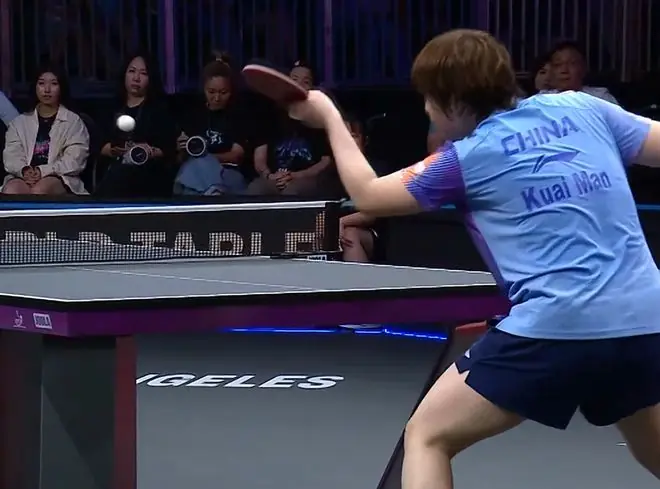 靠轮换发球法制胜!蒯曼4-3逆转佐藤瞳晋级美国大满贯四强!
