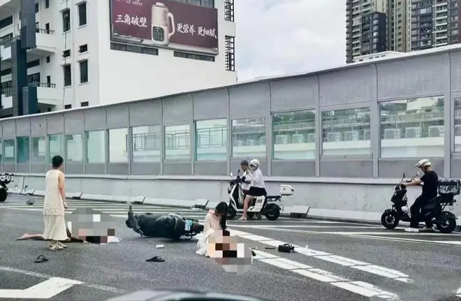 广州一家三口电动车违规上高架侧翻车祸,周兆成:全责≠全免