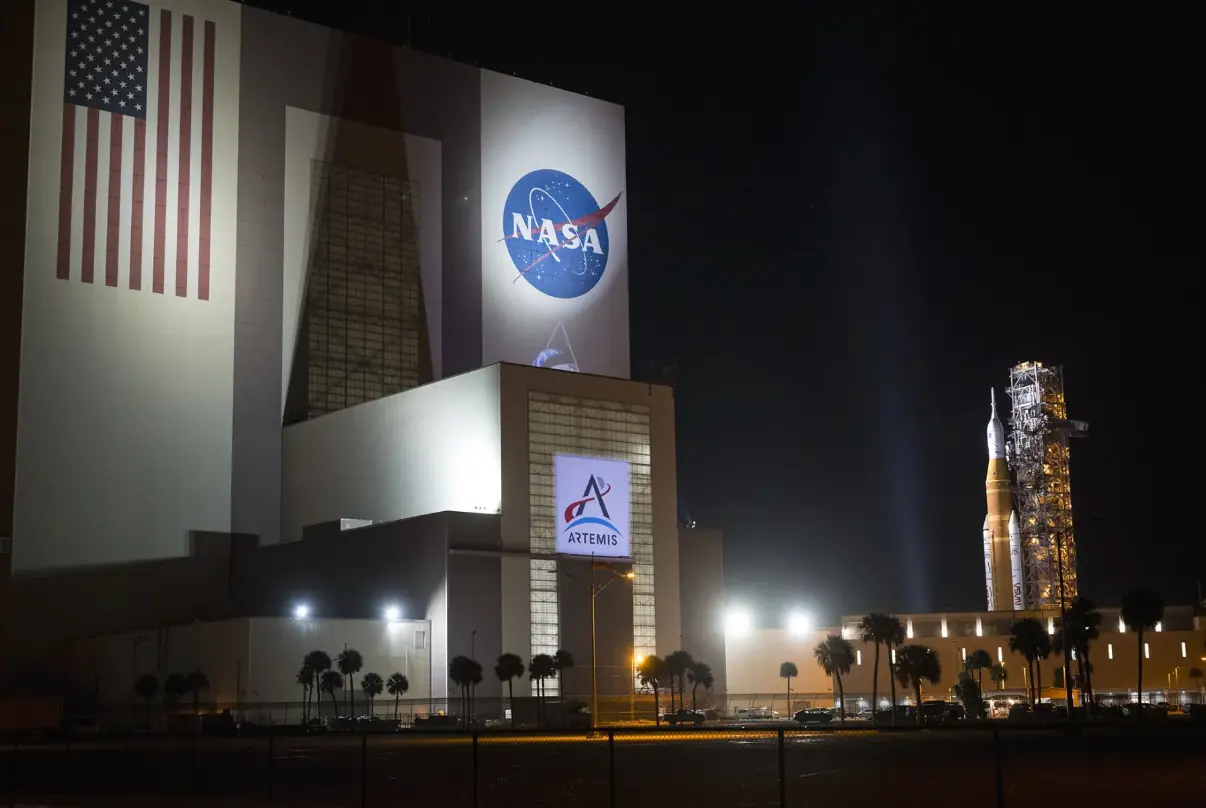 NASA再向三家公司授予5.9亿美元月球着陆器合同,拟发射月球车