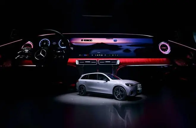 奔驰全新纯电 GLC 转型 AI,新版型同步开启预售,29.99 万元起