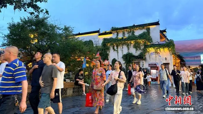 高铁催生“中国最美乡村”快旅慢游新体验