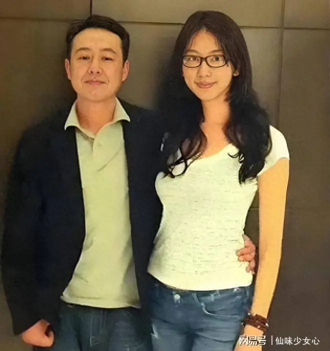 原来她就是张颂文妻子,怪丈夫总拿大奖,真是娶一个贤妻旺三代