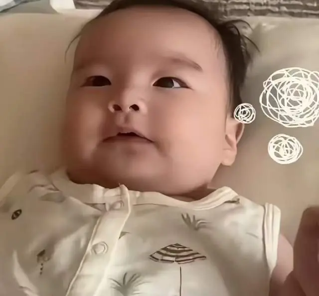 马筱梅照顾孩子