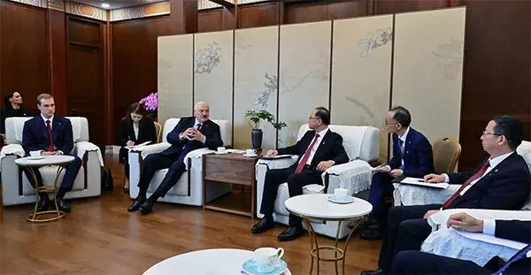 卢卡申科出席儿子北大毕业典礼:中国最大特点是……