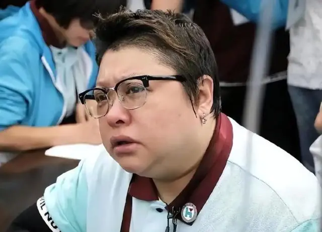 一石激起千层浪!韩红捐款事件再次升级,竟意外牵扯大半个娱乐圈