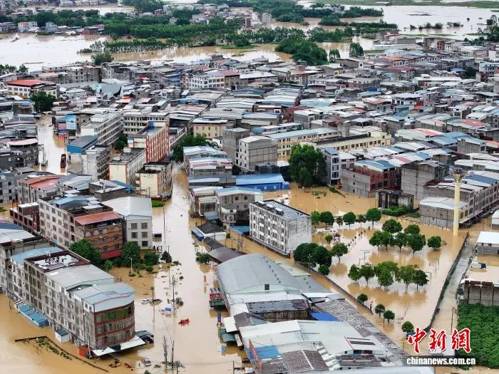 广西南宁遭遇极端降雨 致两人遇难