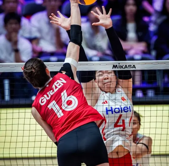 女排2-3惜败加拿大!唐欣死顶,2将稳防守,张籽萱+龚翔宇迷失!