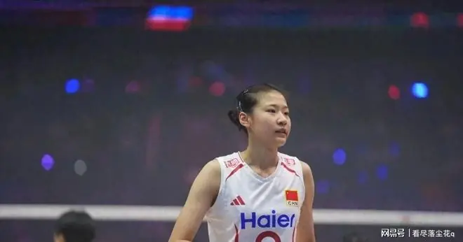 中国女排19岁天才少女惊艳表现,国际排联赞巨星诞生