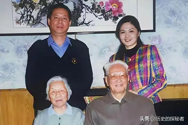 百岁开国将军,戎马一生没掉过泪,却在儿子走后63天,静静闭了眼