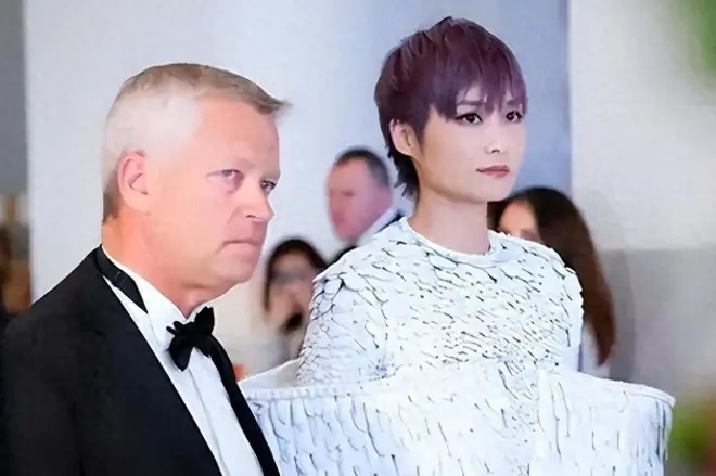 嫁78岁法国老头水落石出后,李宇春私生活曝光,丝毫不感到意外