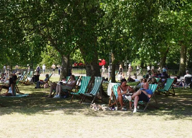 英国高温天数破纪录 西欧遭遇最热6月