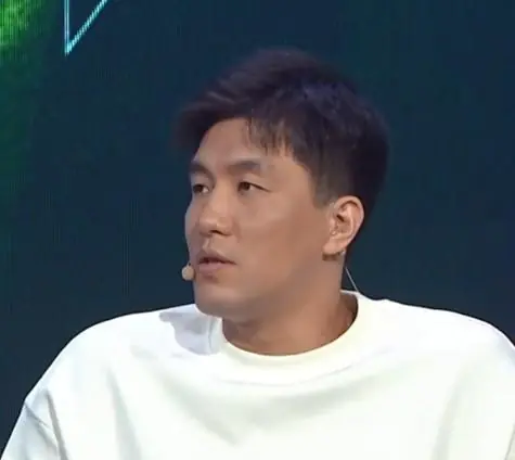 郭艾伦:C罗是个狠人,41岁参加世界杯需要勇气,这值得敬佩