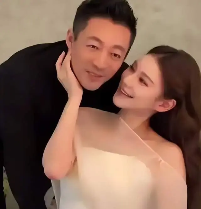 马筱梅直播时聊小杨阿姨,称经常看对方直播,也很关心小杨阿姨