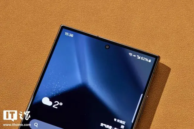 曝三星Galaxy S27 Ultra手机前摄升级1600万、方形传感器