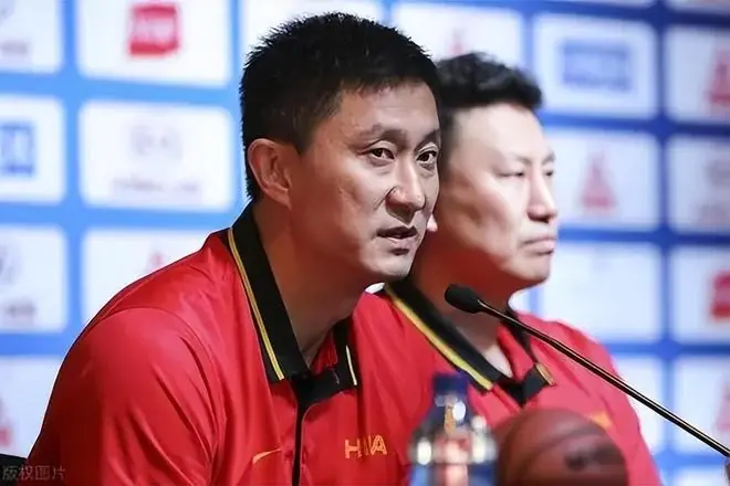 宏远速递!杜锋有望重返国家队,胡明轩深夜发声,徐杰最新伤情