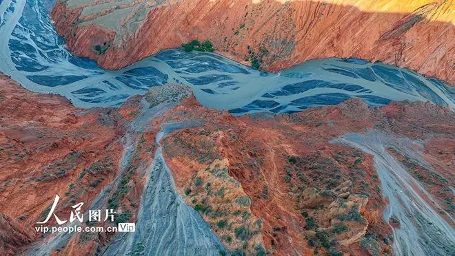 新疆塔城:安集海大峡谷地质景观