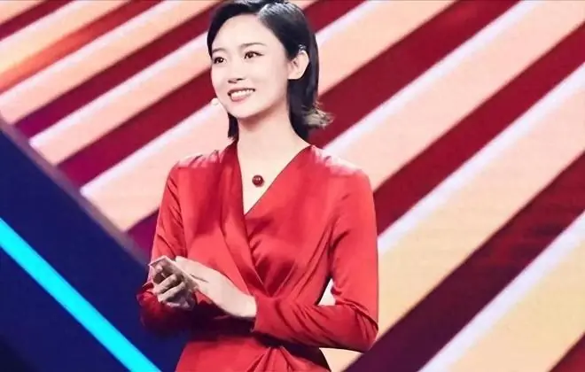 是金子总会发光,从央视“消失”的李七月,已经找到了自己的领域