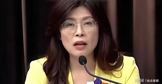 一句话毁掉政治口碑!郑丽文彻底翻车,蓝营密集切割止损
