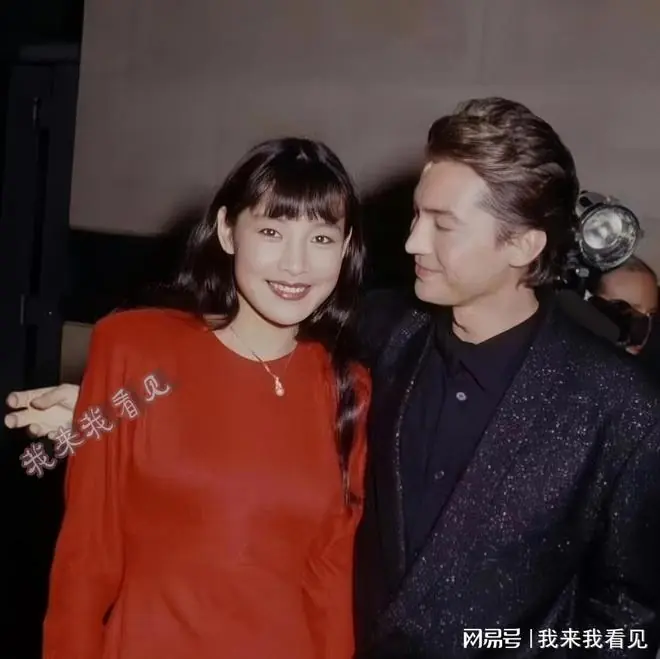 坊间一直有关于这两个人的传说,看了这两张照片就觉得很正常
