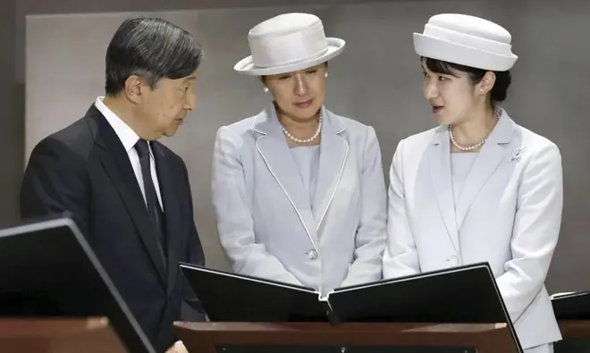 “突袭式立法”修订日本皇室继承规则,麻生太郎想做当代藤原氏?