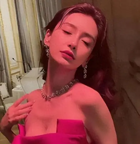 黄晓明深夜约会美女，分手原因曝光，叶珂闺蜜没说错，杨颖买了单