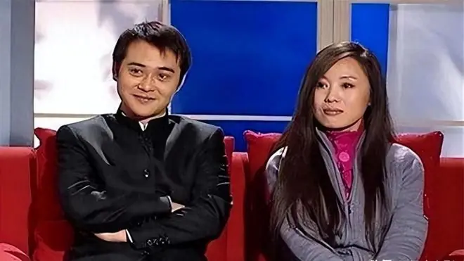 他长得帅,演技好,不顾一切娶大15岁妻恩爱至今,没生孩子也幸福