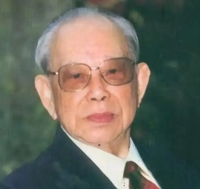 1994年，廖汉生参观周恩来纪念馆，临走时被问：您是贺龙外甥吗？