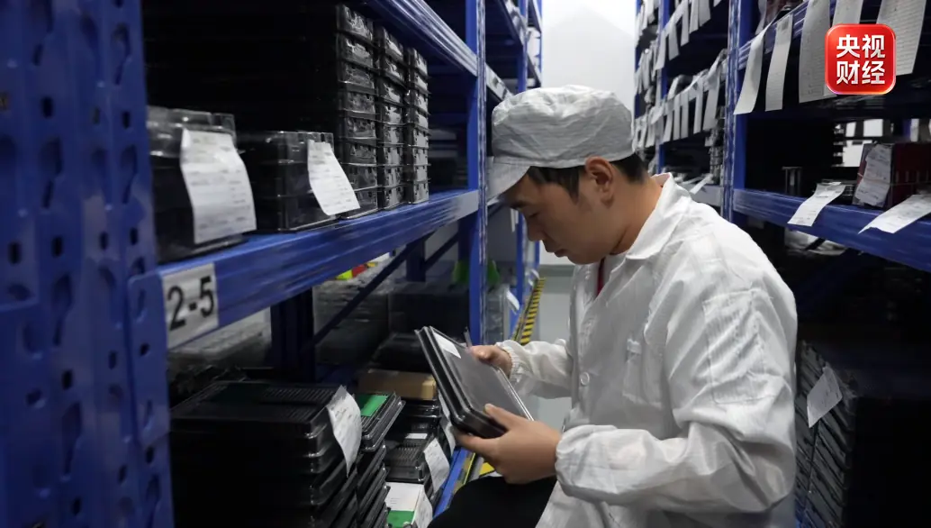 全球爆单，“出口量暴涨近180%”，AI带火“空中生意”