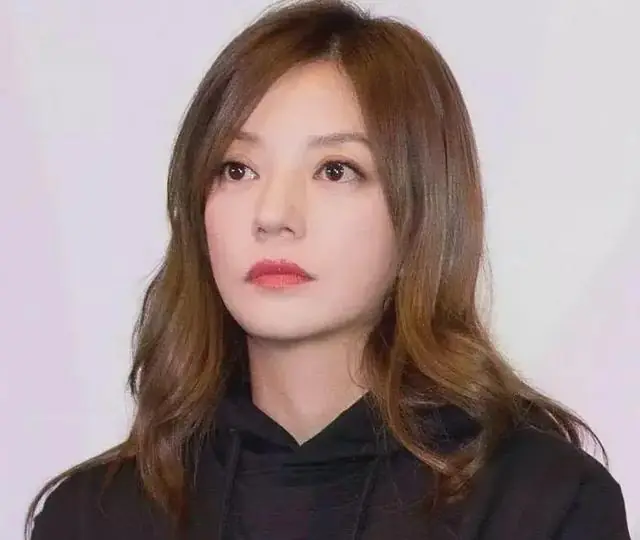 黄有龙万万没想到,自己花重金栽培大的女儿,反倒成全了赵薇